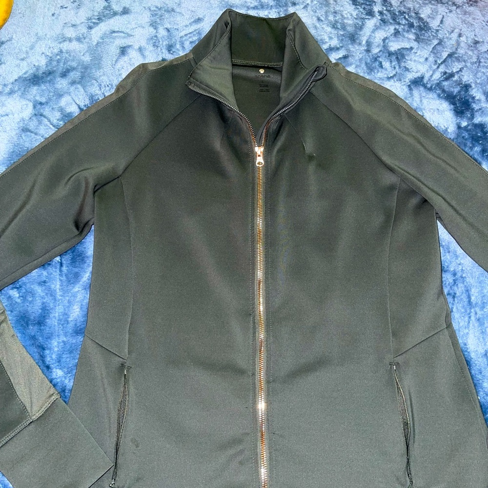 Women’s green zip up